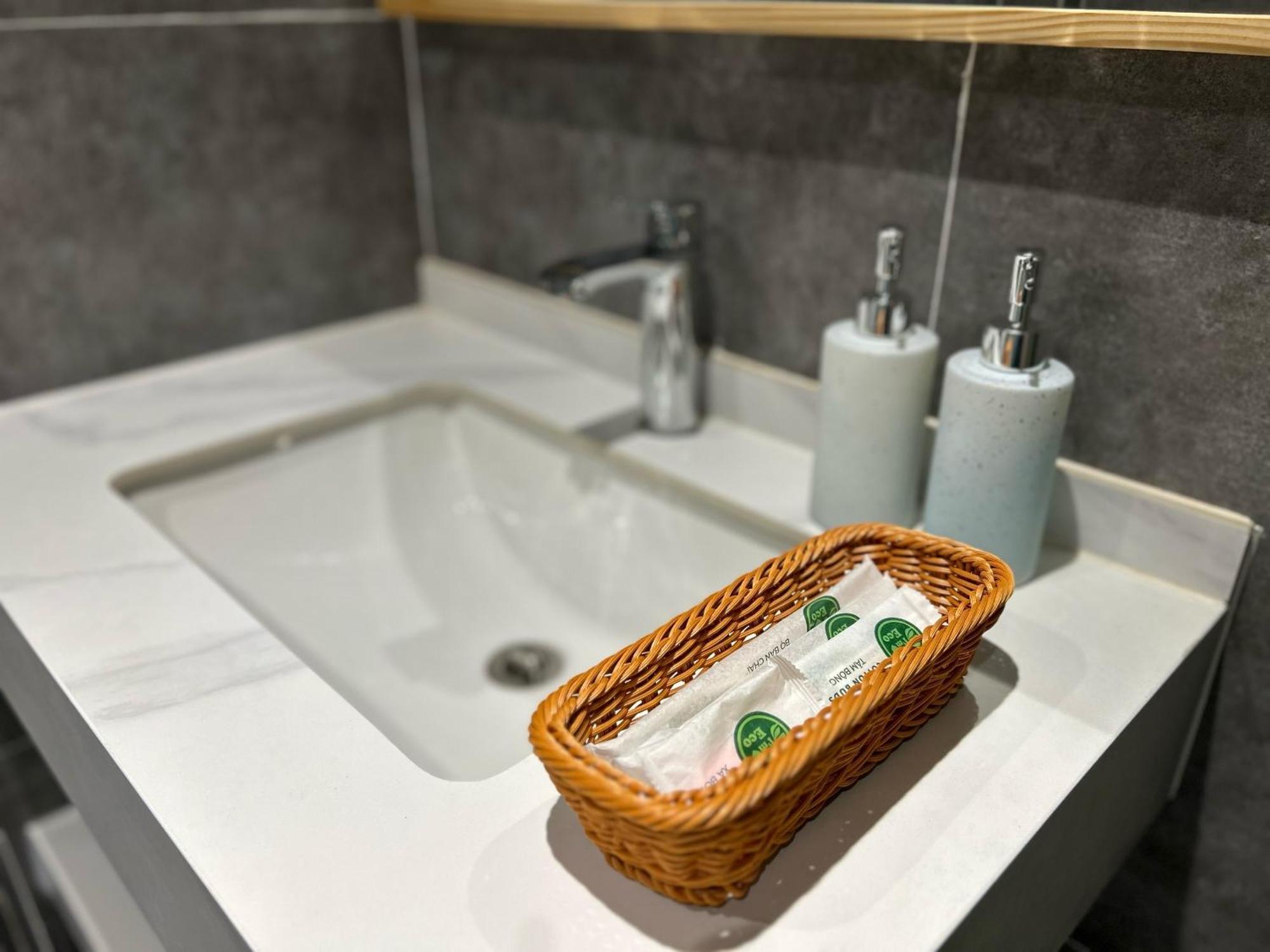 The Urban Westlake Apartment ハノイ市 エクステリア 写真